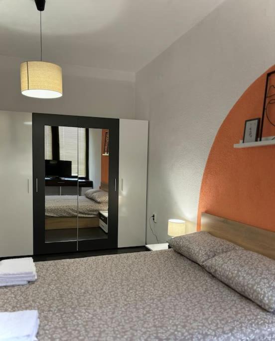 Deluxe Plovdiv Apartment Bagian luar foto